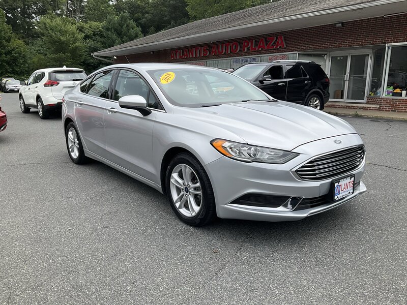Used 2018 Ford Fusion SE FWD image 3