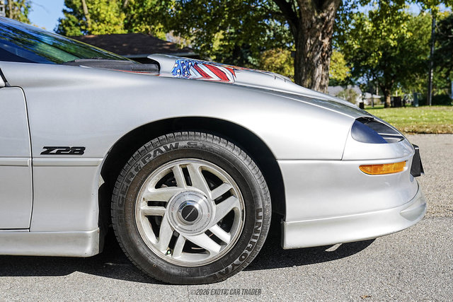 Used 1995 Chevrolet Camaro Z28 RWD image 10