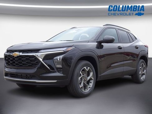 New 2026 Chevrolet Trax LT w/ Driver Confidence Package image 2