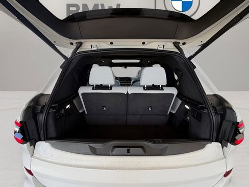 Used 2024 BMW X7 xDrive40i w/ M Sport Package image 33