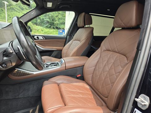 Used 2023 BMW X7 xDrive40i w/ M Sport Package AWD/4WD image 10