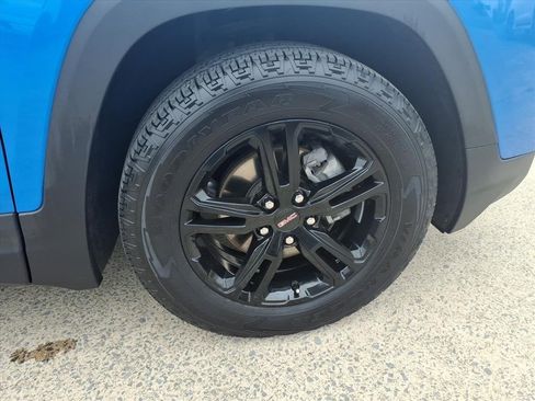 Used 2024 GMC Terrain AT4 w/ Infotainment Package II image 9