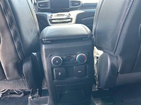Used 2022 Ford Explorer XLT w/ Equipment Group 202A image 12