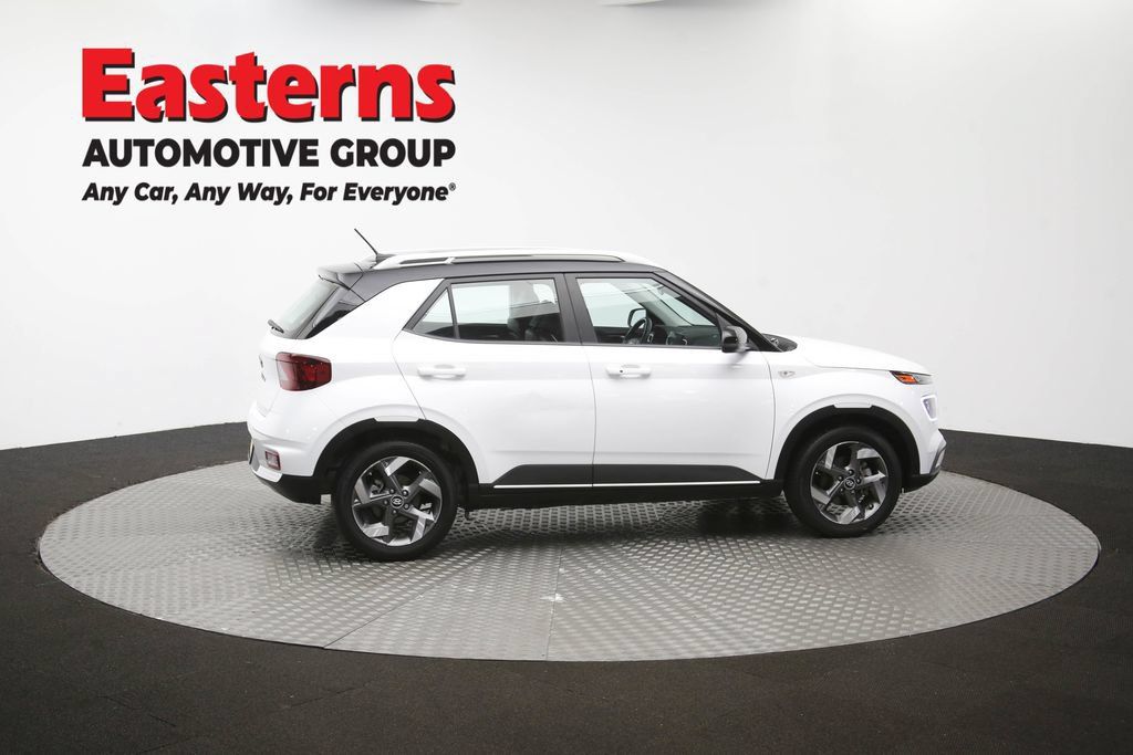 Used 2025 Hyundai Venue Limited FWD image 43