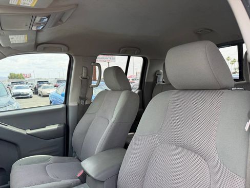 Used 2021 Nissan Frontier SV w/ Midnight Edition Floor Mats RWD image 21