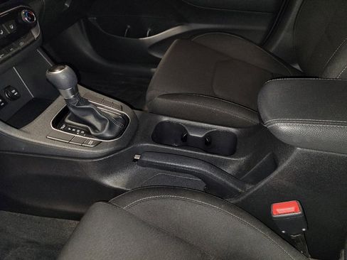 Used 2019 Hyundai Elantra GT image 26