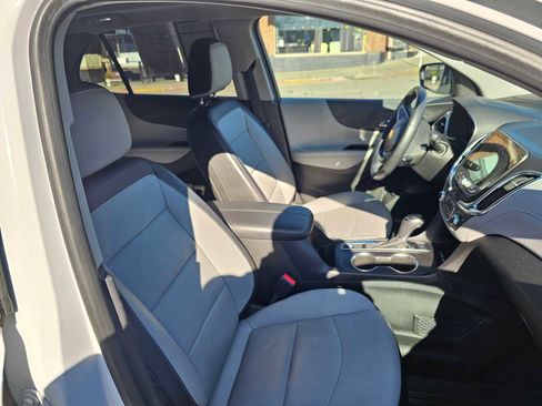 Used 2018 Chevrolet Equinox Premier image 11