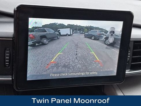Used 2021 Ford Explorer XLT w/ Equipment Group 202A AWD/4WD image 11