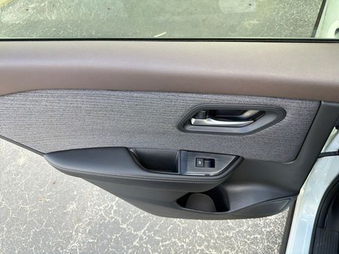 Certified 2023 Nissan Rogue SV image 21