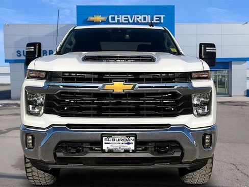 Used 2024 Chevrolet Silverado 2500 LT w/ Convenience Package image 3
