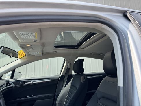 Used 2015 Ford Fusion SE FWD image 21