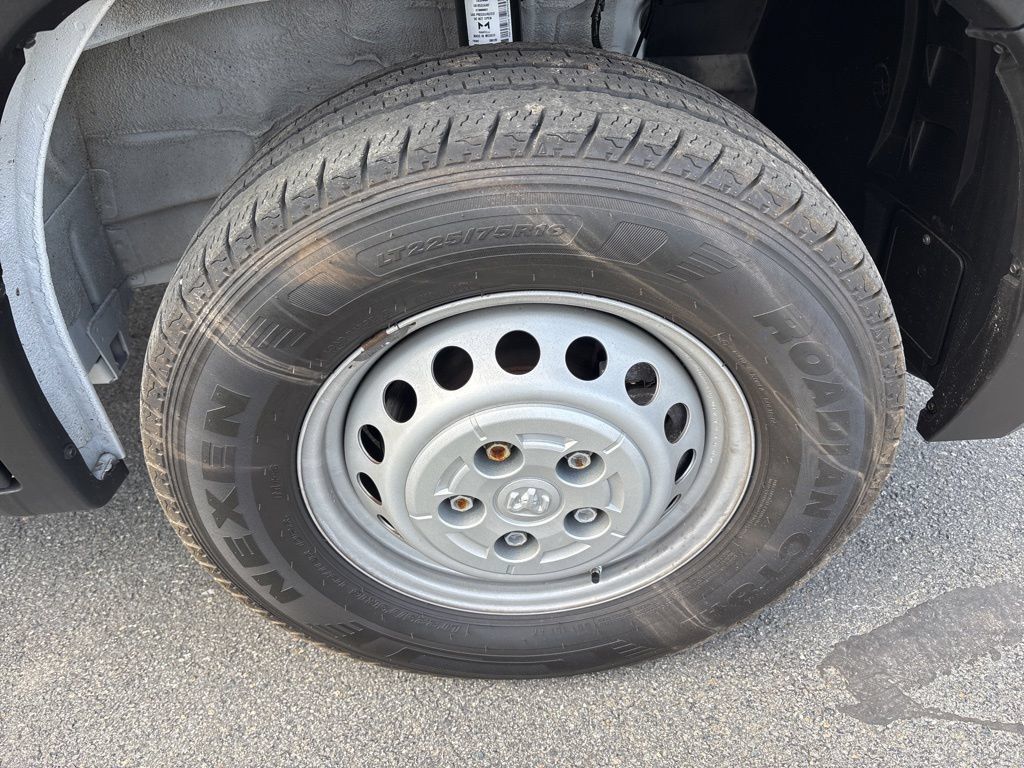 Used 2025 RAM ProMaster 3500 w/ Safety Group FWD image 13