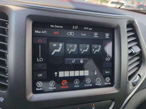 Used 2021 Jeep Cherokee Trailhawk w/ Trailer Tow Group AWD/4WD image 17