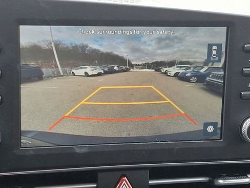 Used 2022 Hyundai Elantra SEL image 17