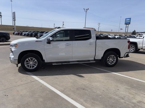 Used 2025 Chevrolet Silverado 1500 LT image 8