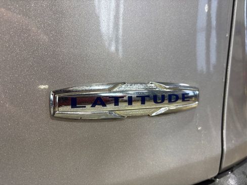 Used 2018 Jeep Cherokee Latitude Plus image 14