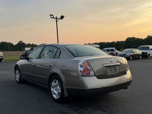 Used 2002 Nissan Altima 2.5 S image 8