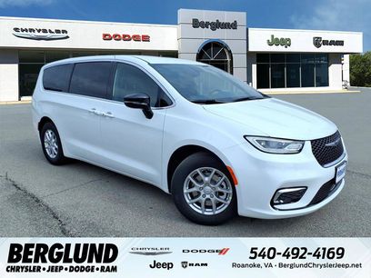 New 2026 Chrysler Pacifica Select