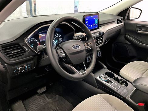 Used 2022 Ford Escape SE w/ SE Sport Appearance Package image 12