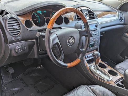 Used 2008 Buick Enclave CXL image 10