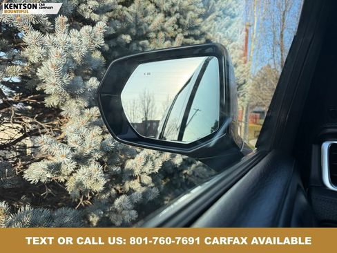 Used 2022 GMC Yukon XL Denali AWD/4WD image 24