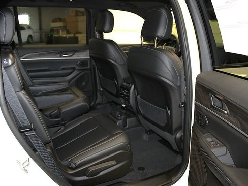 New 2026 Jeep Grand Cherokee L Limited w/ MOPAR Finishing Package AWD/4WD image 34