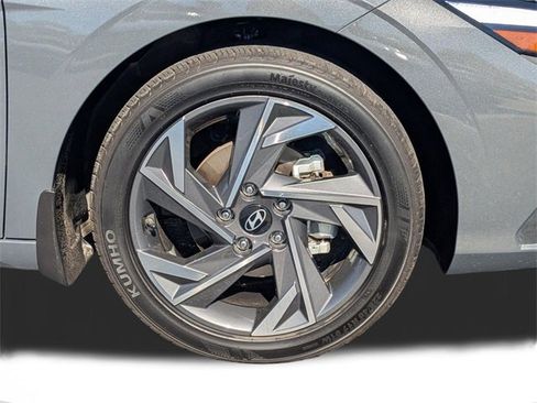 Used 2025 Hyundai Elantra Sport image 15