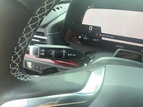 Used 2024 Chevrolet Traverse Z71 w/ Enhanced Driving Package AWD/4WD image 17