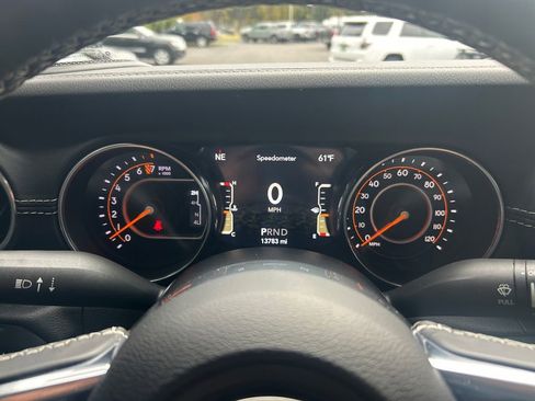 Used 2020 Jeep Gladiator Overland image 16