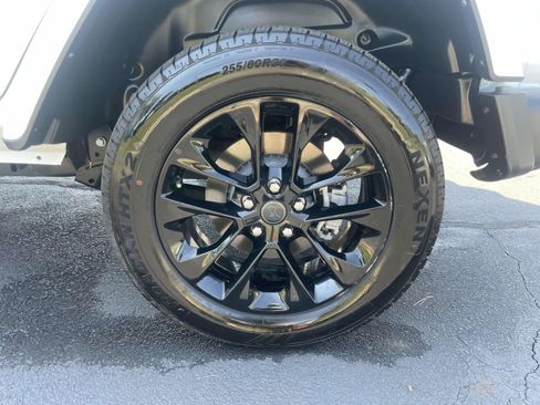 Used 2024 Jeep Wrangler Unlimited Sahara AWD/4WD image 7