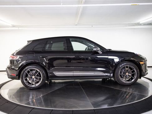 Certified 2023 Porsche Macan Turbo AWD/4WD image 8