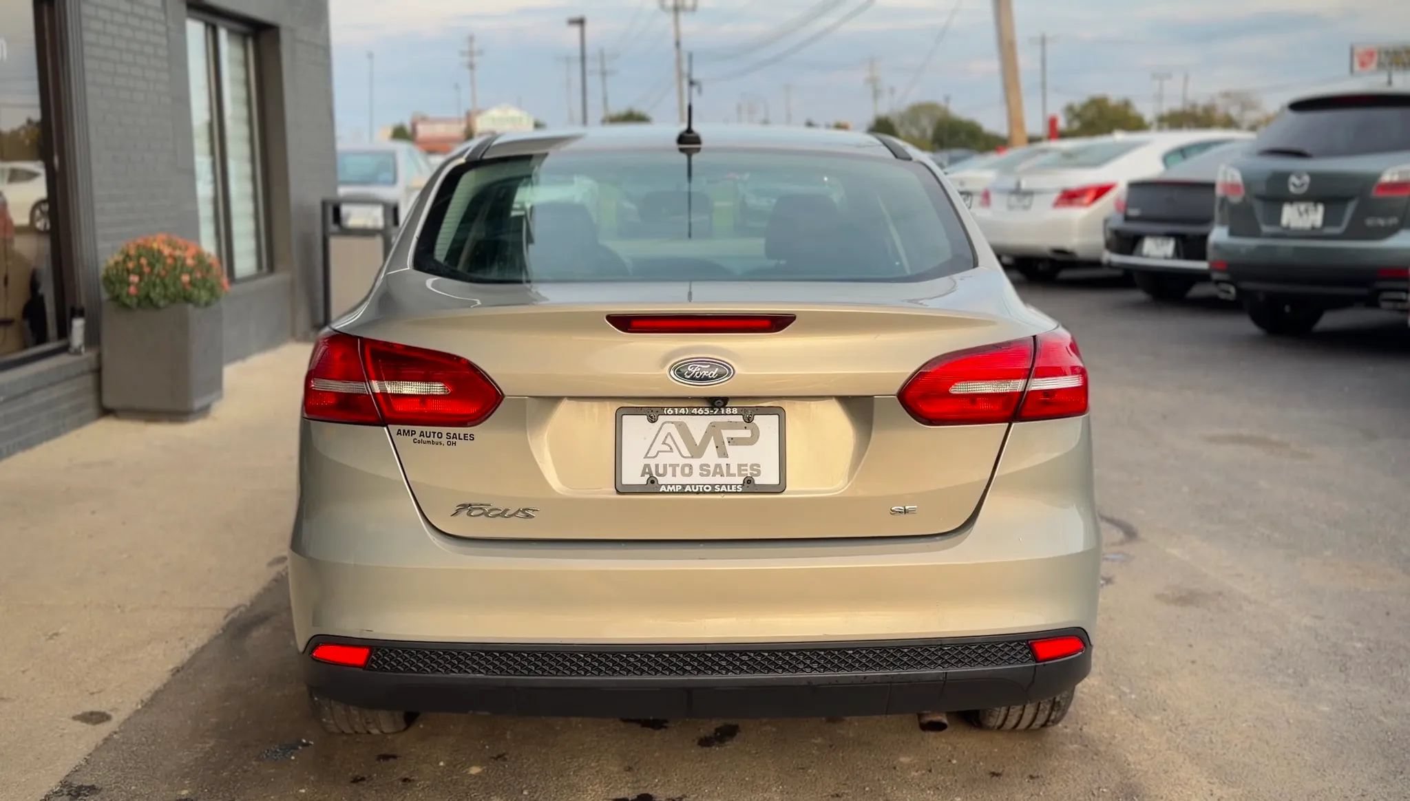 Used 2016 Ford Focus SE w/ SE Power Seat Package FWD image 3