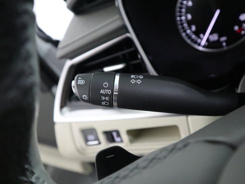 Used 2024 Cadillac XT6 Premium Luxury FWD image 27