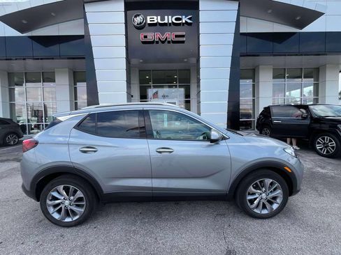 Certified 2023 Buick Encore GX Essence w/ Experience Buick Package FWD image 2