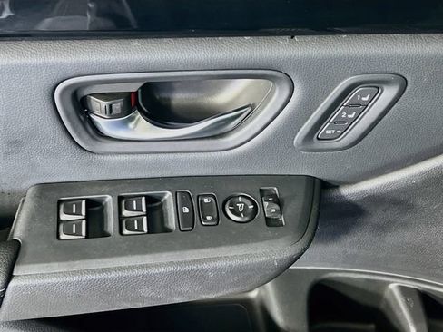Used 2024 Honda Pilot Touring image 12