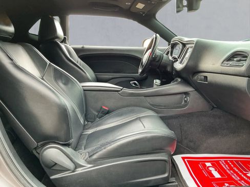 Used 2017 Dodge Challenger GT w/ Driver Convenience Group image 17