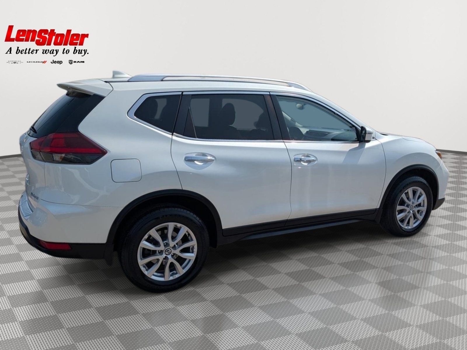 Used 2018 Nissan Rogue SV AWD/4WD image 6