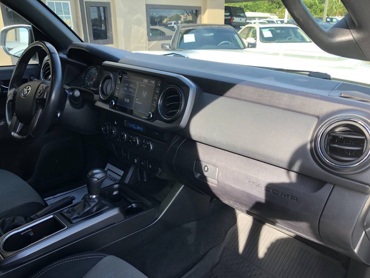 Used 2021 Toyota Tacoma TRD Sport AWD/4WD image 9