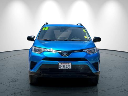 Used 2018 Toyota RAV4 LE w/ All Weather Liner Package AWD/4WD image 9