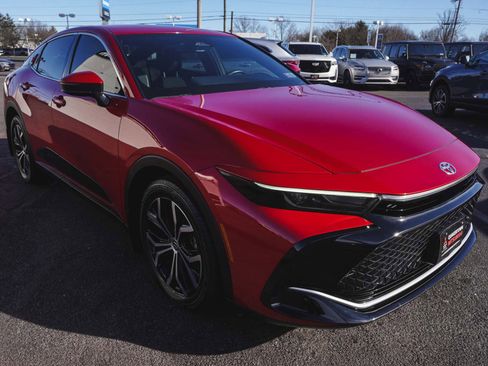 Used 2024 Toyota Crown XLE image 3