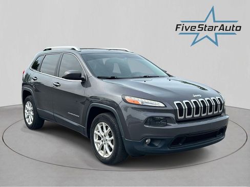 Used 2016 Jeep Cherokee Latitude AWD/4WD image 1