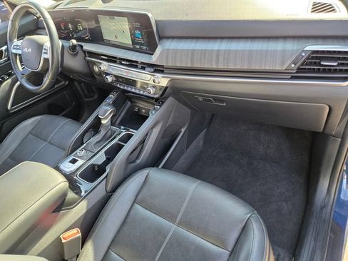 Used 2024 Kia Telluride EX w/ EX Captain's Chair Package AWD/4WD image 18