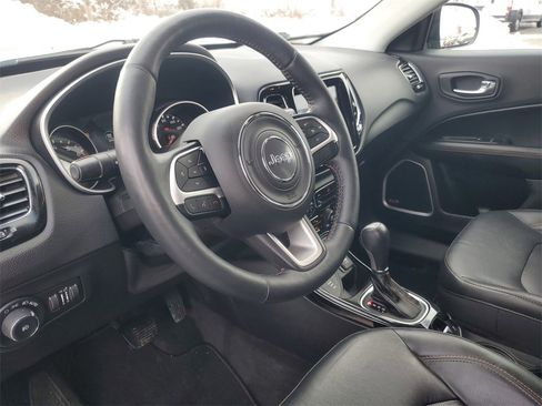 Used 2018 Jeep Compass Limited w/ Navigation Group image 17