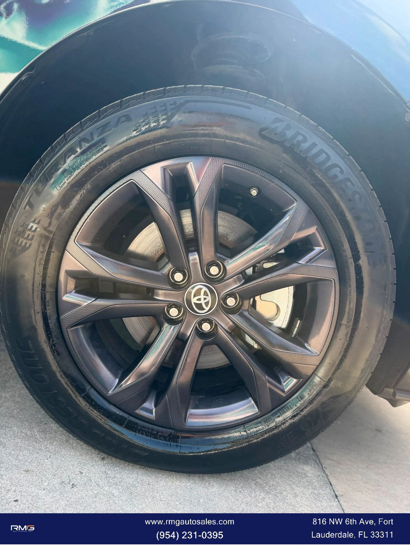 Used 2024 Toyota Sienna XLE Woodland Edition AWD/4WD image 5