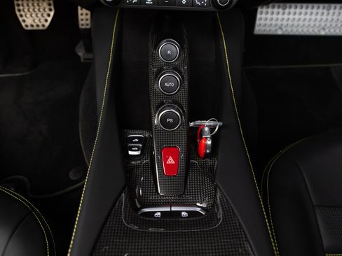 Certified 2020 Ferrari Portofino RWD image 95