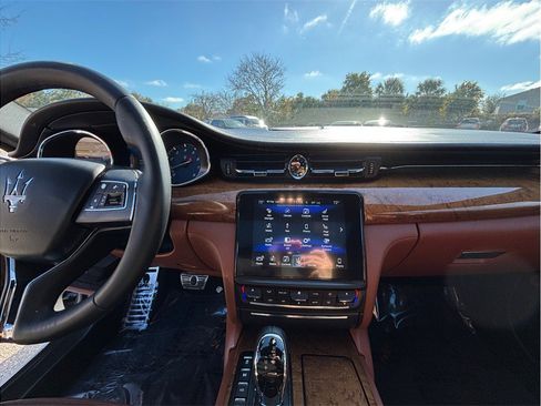 Used 2017 Maserati Quattroporte S RWD image 11