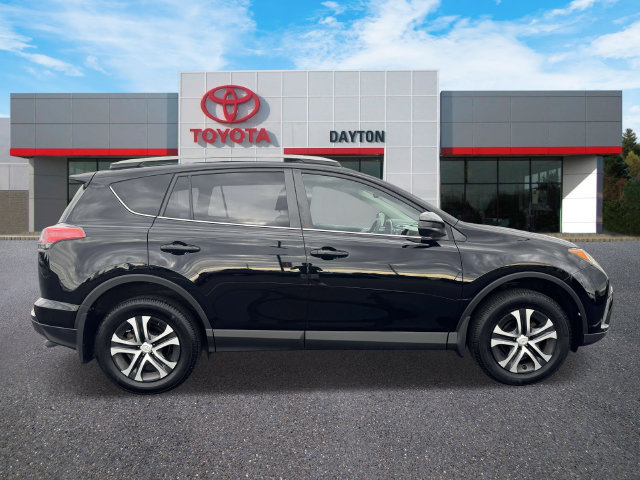 Used 2016 Toyota RAV4 LE AWD/4WD image 2