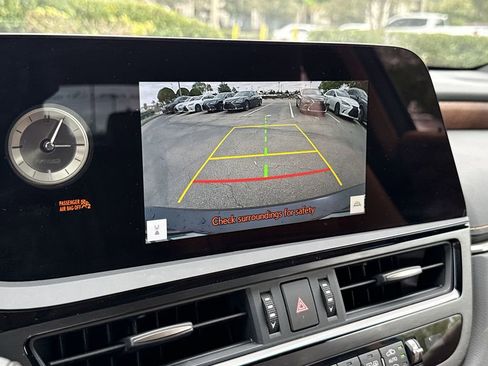 Used 2025 Lexus ES 350 w/ Premium Package image 24