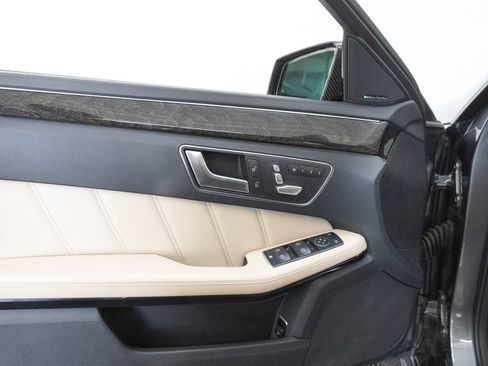 Used 2014 Mercedes-Benz E 63 AMG S-Model image 28