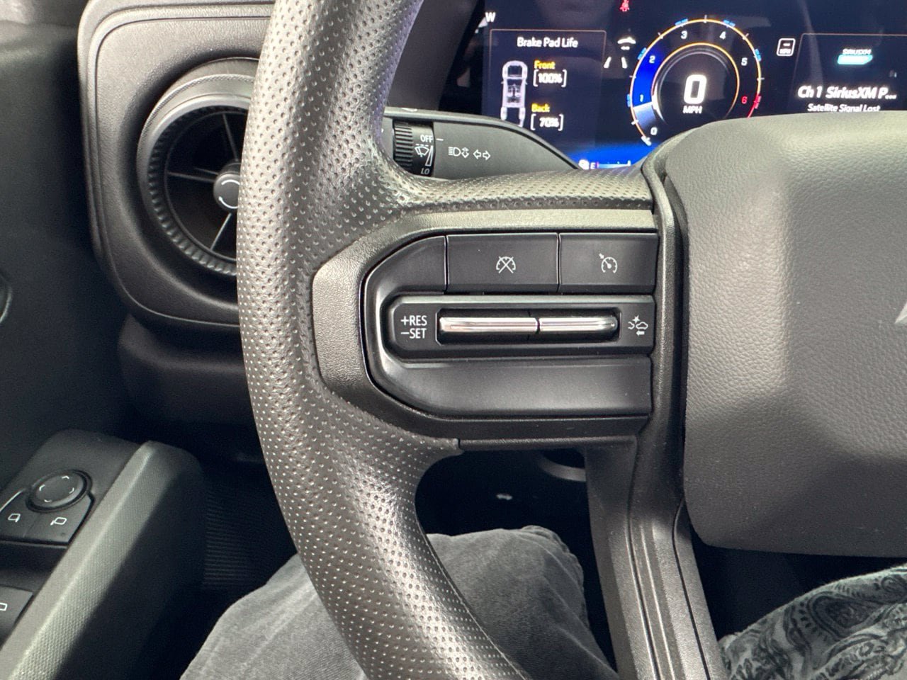 Used 2024 Chevrolet Colorado Trail Boss w/ Technology Package AWD/4WD image 19